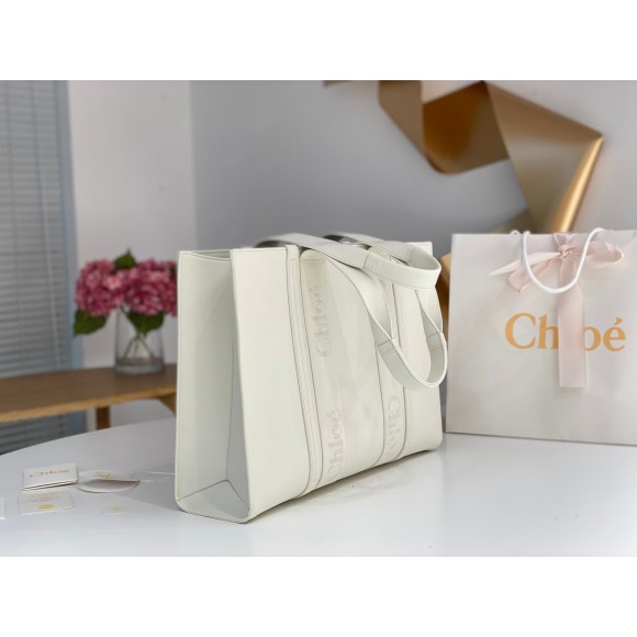 Chloe Woody Large Tote Bag In White Calfskin