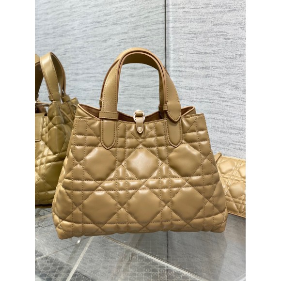 D*or toujours medium bag in tan macrocannage calfskin