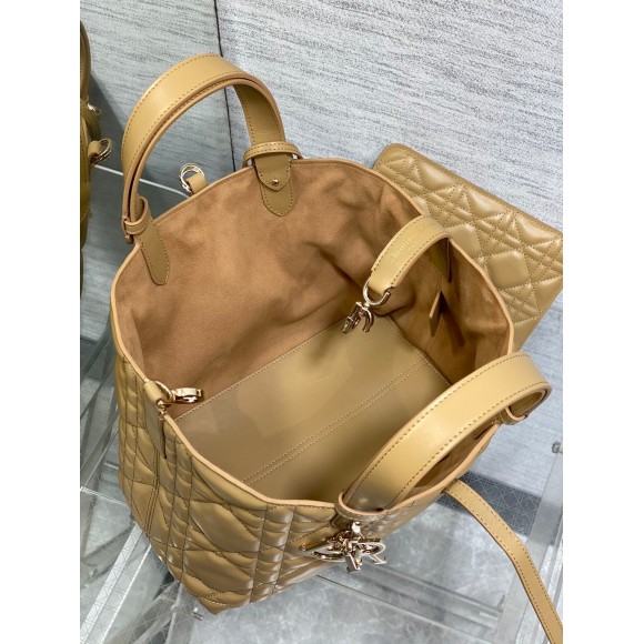 D*or toujours medium bag in tan macrocannage calfskin