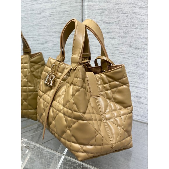 D*or toujours medium bag in tan macrocannage calfskin