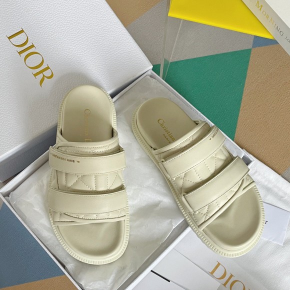 D*or dio(r)evolution slides sandals in white cannage calfskin