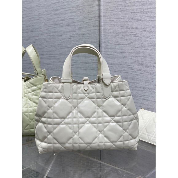 D*or toujours medium bag in white macrocannage calfskin