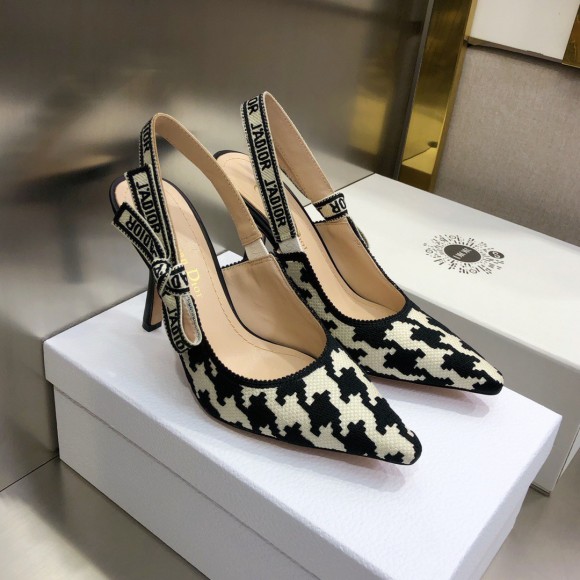 D*or j'aD*or slingback 100mm pumps in black houndstooth embroidery