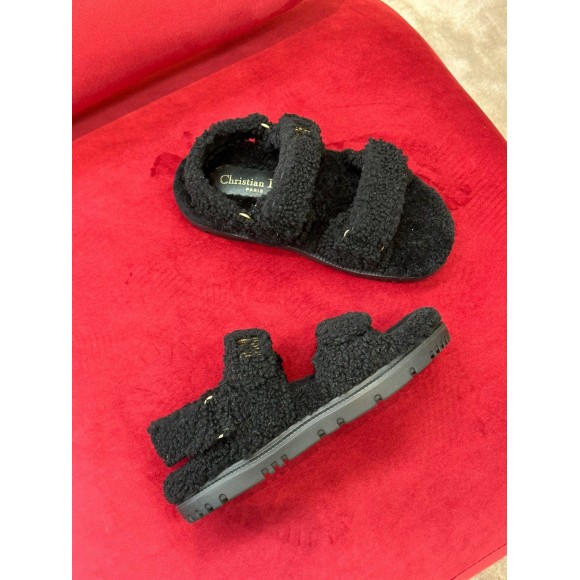 D*or D*oract sandals in black shearling