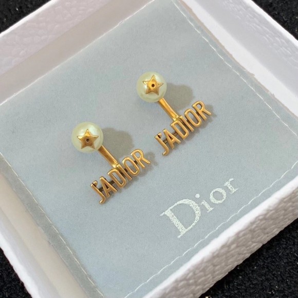 D*or j'aD*or earrings in antique gold metal and pearls