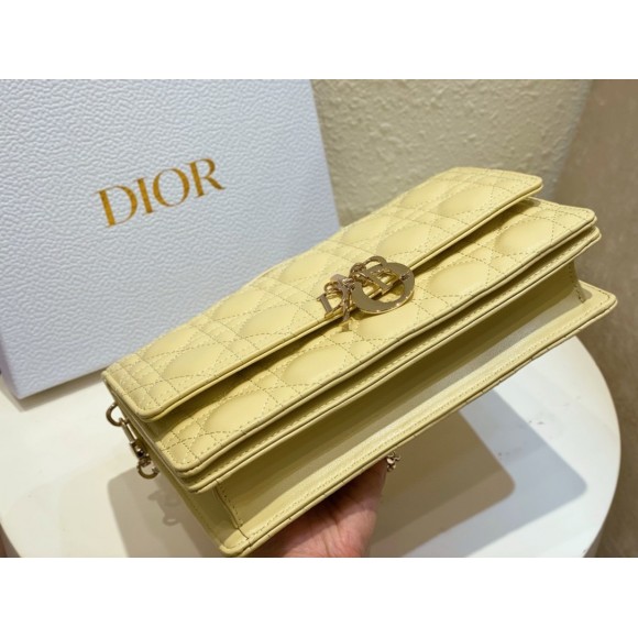 D*or miss D*or top handle bag in pastel yellow cannage lambskin