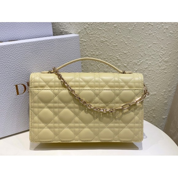 D*or miss D*or top handle bag in pastel yellow cannage lambskin