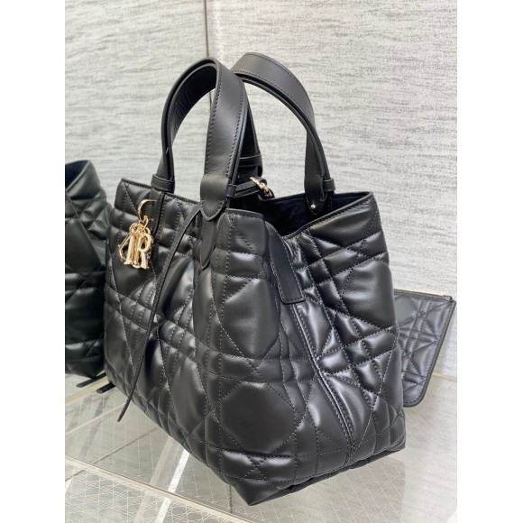 D*or toujours medium bag in black macrocannage calfskin