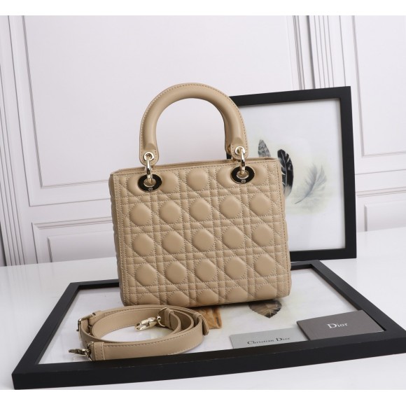 D*or lady D*or medium bag in beige lambskin with enamel charm