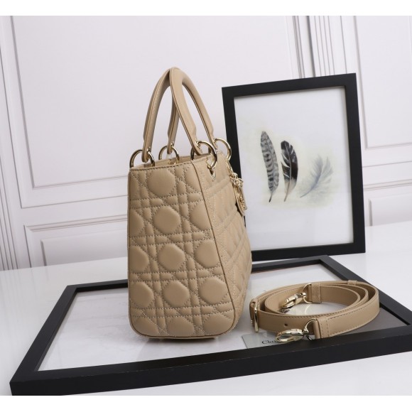 D*or lady D*or medium bag in beige lambskin with enamel charm