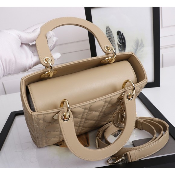 D*or lady D*or medium bag in beige lambskin with enamel charm