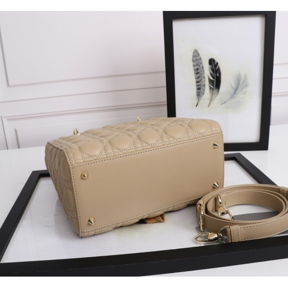 D*or lady D*or medium bag in beige lambskin with enamel charm