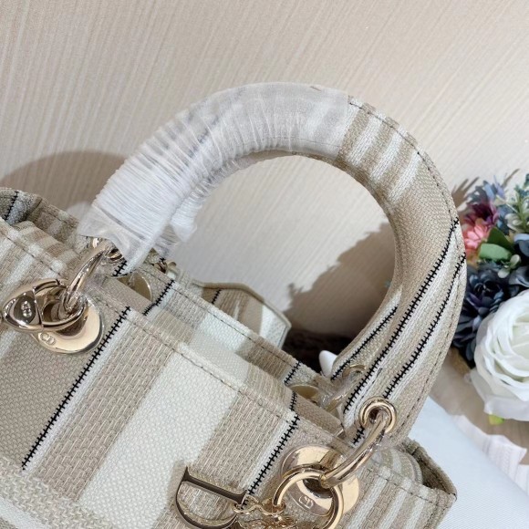 D*or lady d-lite medium bag in beige stripes embroidery