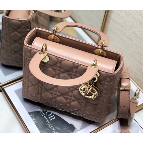 D*or lady D*or medium bag in blush cannage lambskin