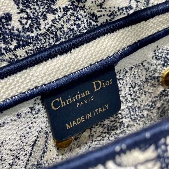 D*or saddle bag in blue toile de jouy embroidery