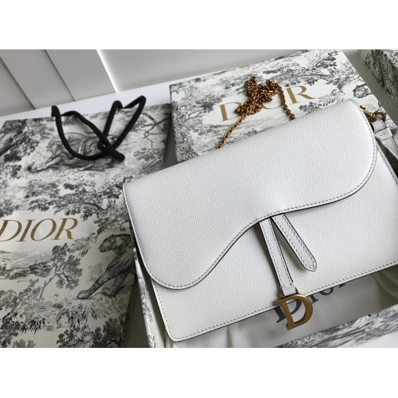 D*or saddle chain pouch in white grained calfskin