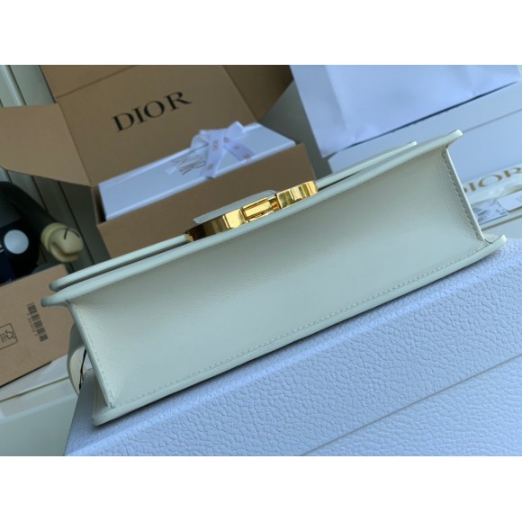 D*or 30 montaigne medium bag in white box calfskin