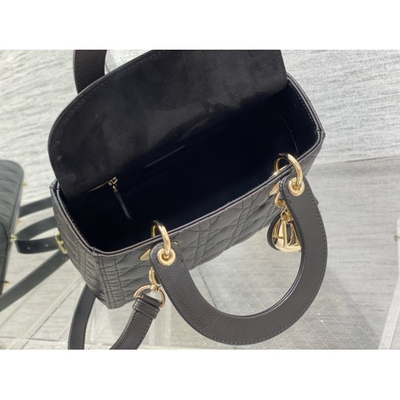 D*or lady D*or medium bag in noir grained calfskin