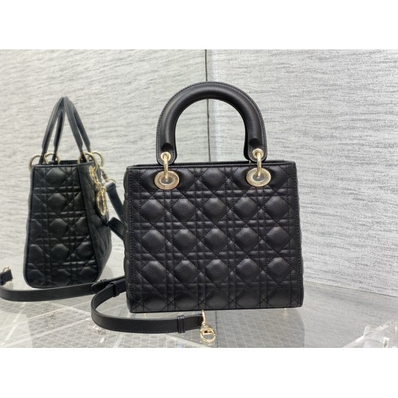 D*or lady D*or medium bag in noir grained calfskin