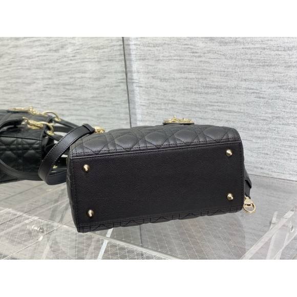 D*or lady D*or medium bag in noir grained calfskin