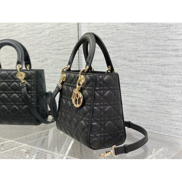 D*or lady D*or medium bag in noir grained calfskin