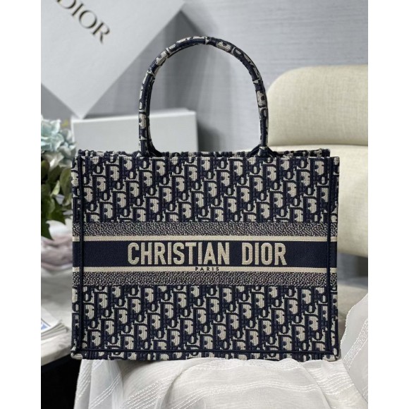 D*or medium book tote bag in blue D*or oblique embroidery