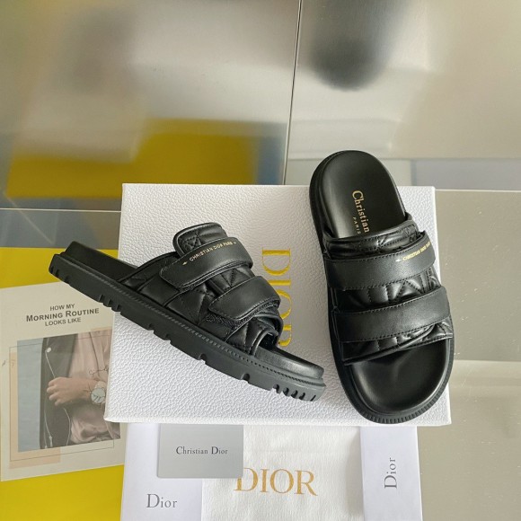 D*or dio(r)evolution slides sandals in black cannage calfskin