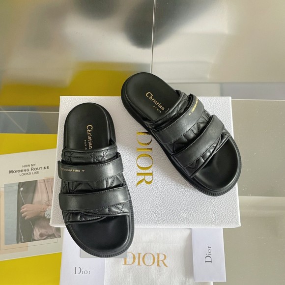 D*or dio(r)evolution slides sandals in black cannage calfskin