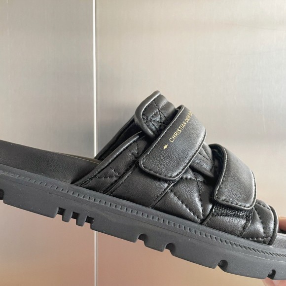 D*or dio(r)evolution slides sandals in black cannage calfskin