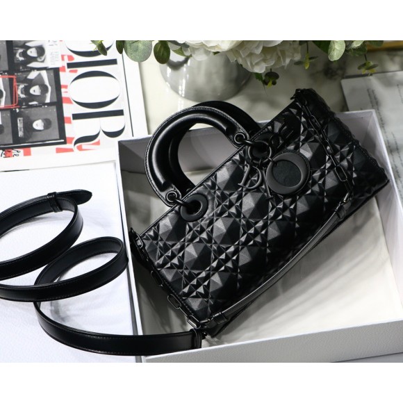 D*or lady d-joy medium bag in black calfskin with diamond motif