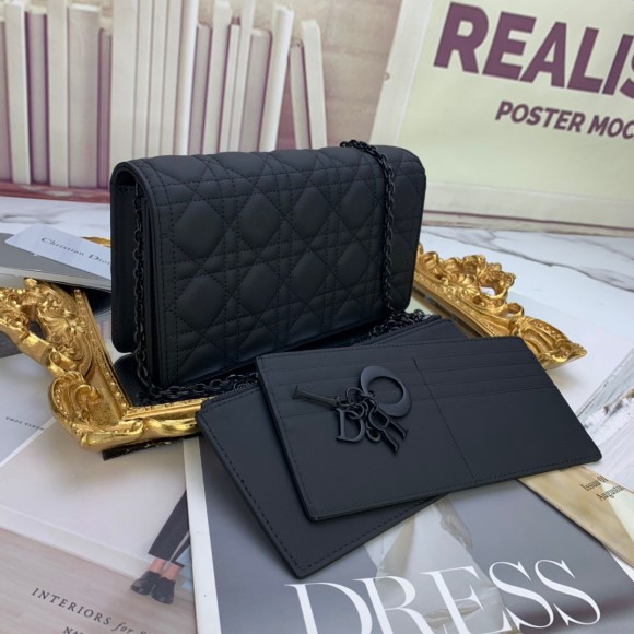 D*or lady D*or chain pouch in black ultramatte calfskin