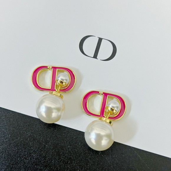 D*or tribales earrings in metal and white pearls with rani pink lacquer