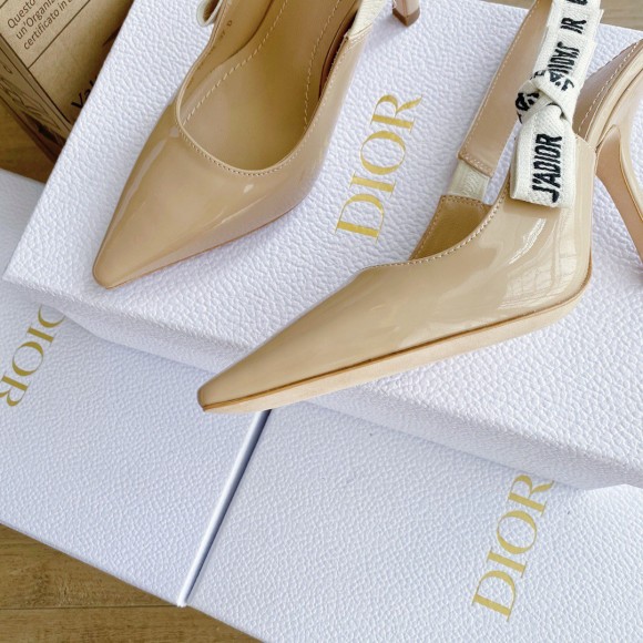 D*or j'aD*or slingback pumps 100mm in nude patent calfskin