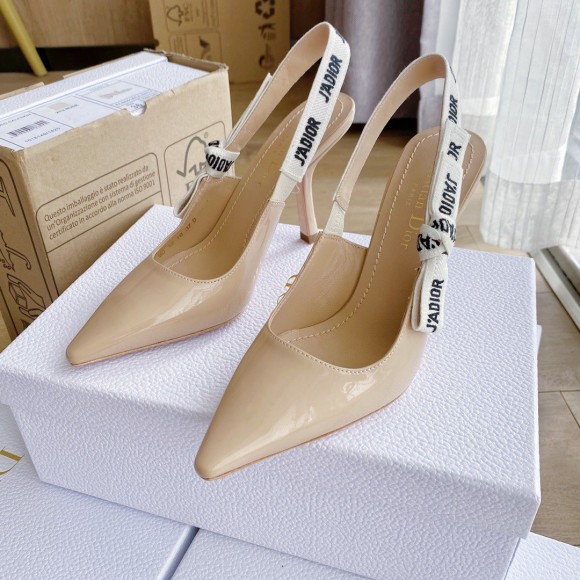 D*or j'aD*or slingback pumps 100mm in nude patent calfskin