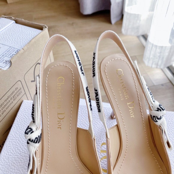 D*or j'aD*or slingback pumps 100mm in nude patent calfskin