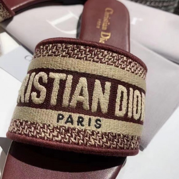 D*or dway slides in burgundy embroidered cotton