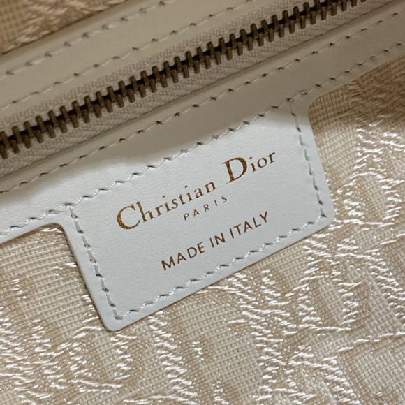 D*or medium lady D*or bag in wicker and white oblique jacquard