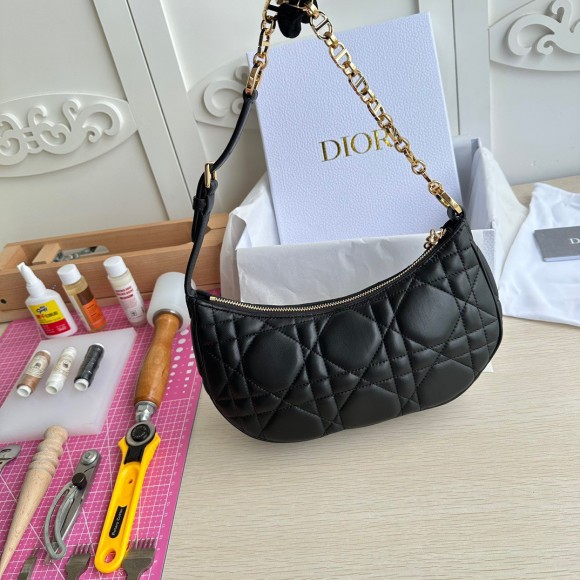 D*or cd lounge bag in black macrocannage lambskin