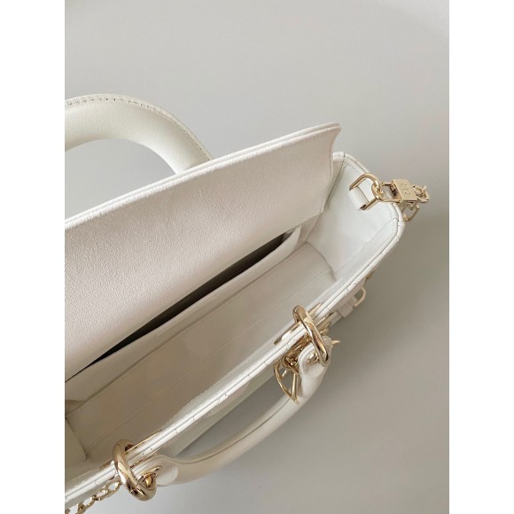 D*or lady d-joy medium bag in white cannage lambskin