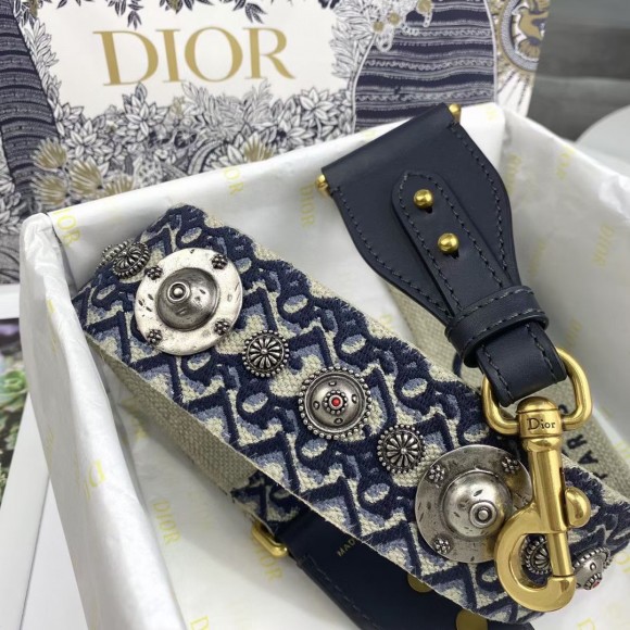 D*or shoulder strap in blue oblique embroidery with medallions