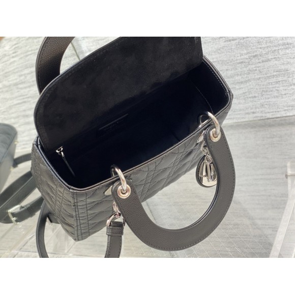 D*or lady D*or medium bag in black grained calfskin