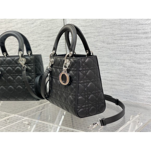 D*or lady D*or medium bag in black grained calfskin