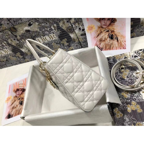 D*or lady D*or medium bag in white cannage lambskin