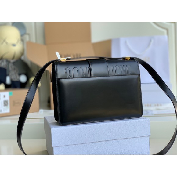 D*or 30 montaigne medium bag in black box calfskin