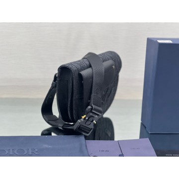Dior Men's Saddle Pouch in Black Dior Oblique Jacquard Dior Men's Saddle Pouch in Black Dior Oblique Jacquard