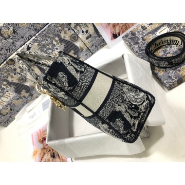 Dior Lady D-Lite Large Bag In Blue Toile de Jouy Reverse Embroidery Dior Lady D-Lite Large Bag In Blue Toile de Jouy Reverse Embroidery