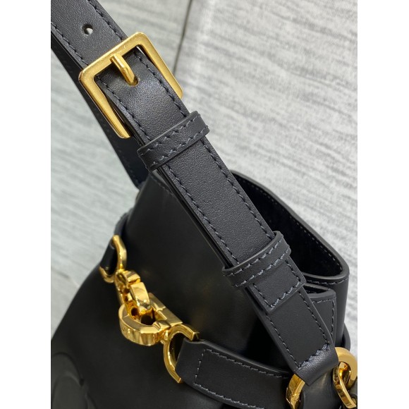 D*or c'est medium bag in black saddle calfskin