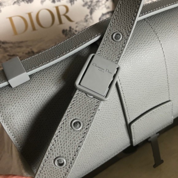 D*or 30 montaigne medium bag in grey ultramatte grained calfskin