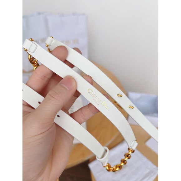 D*or caro 15mm belt in white calfskin and chain