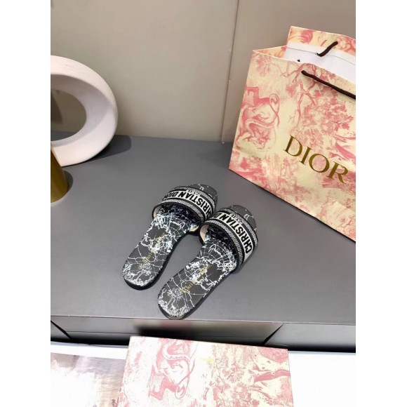 D*or dway slides in black around the world embroidered cotton